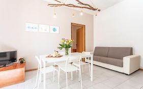 Casa Vacanza Trentapassi Rivabella 2-6 Posti Letto
